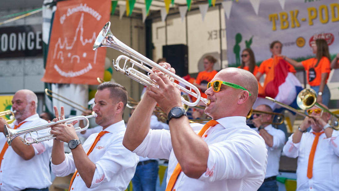 Hoogland Dweilland. Blaasorkest. Mannen met trompetten