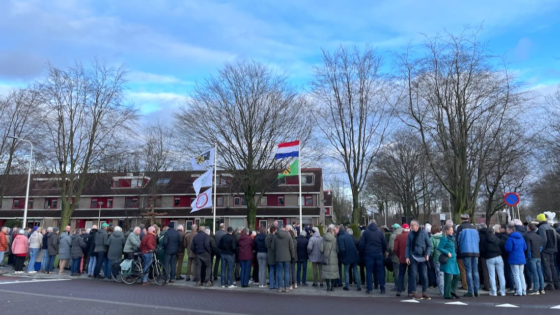Herdenking 50 jaar annexatie toeschouwers Herdenking 50 jaar annexatie toeschouwers