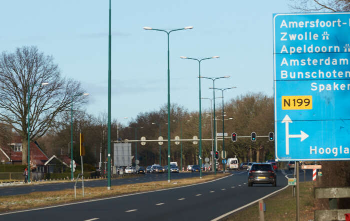 Doorgaande weg Bunschoterstraat bij Hoogland
