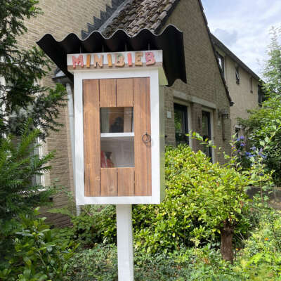 Minibieb Imkerplantsoen 30