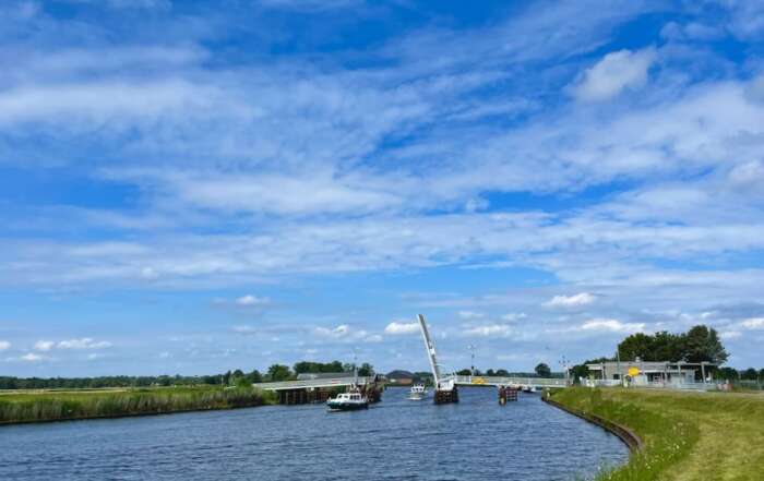 Malebrug, fietsbrug over de Eem