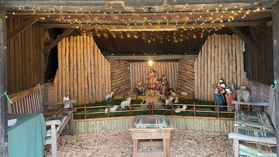 Kerststal Mgr. Van de Weteringstraat interieur
