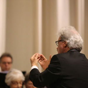 Árpád Schermann dirigeert Elias in Hoogland