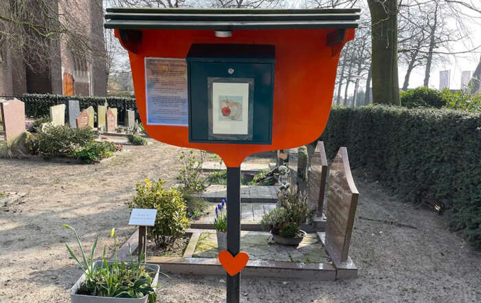 Hemelpost op begraafplaats de Langenoord in Hoogland