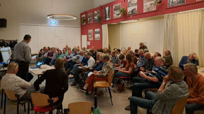 Kort Hooglands nieuws april - Je moers taal