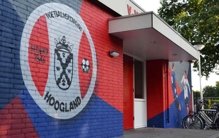 Clubhuis: Voetbalvereniging Hoogland -v.v. Hoogland- in nieuwe competitie naar vierde divisie D