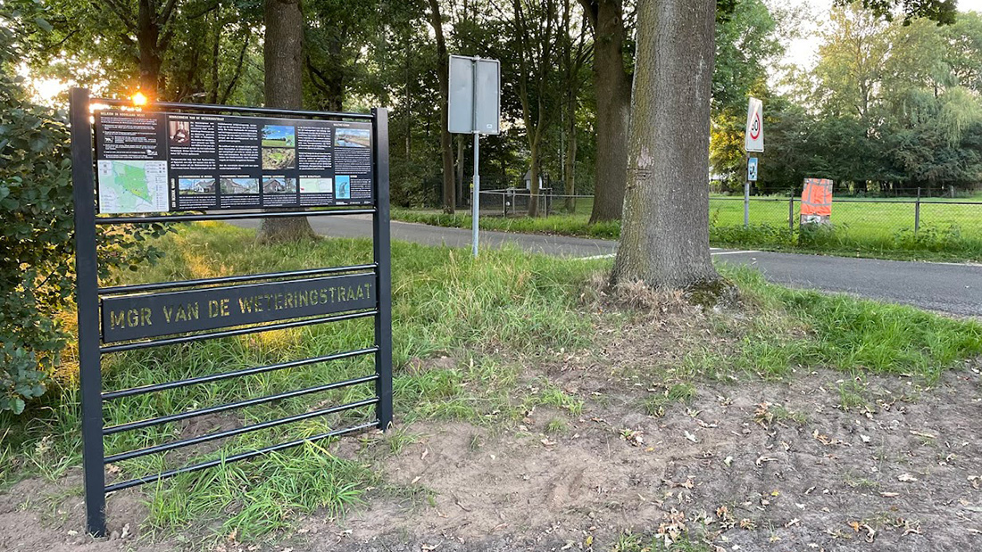 Informatiebord Mgr Van de Weteringstraat