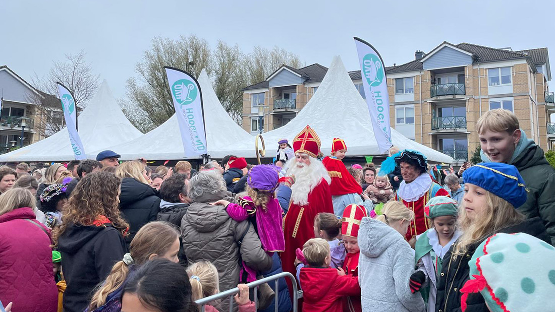 Sinterklaas op tjokvol Kraailandhof in Hoogland