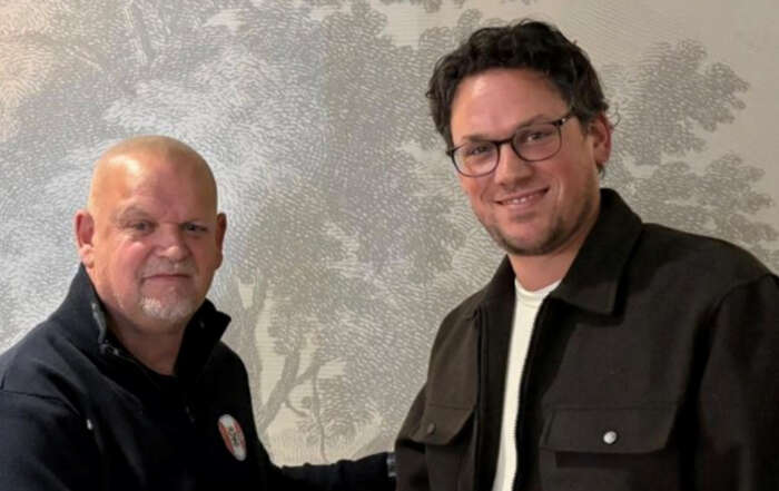 Hoofdtrainer vv Hoogland Mark Bakker