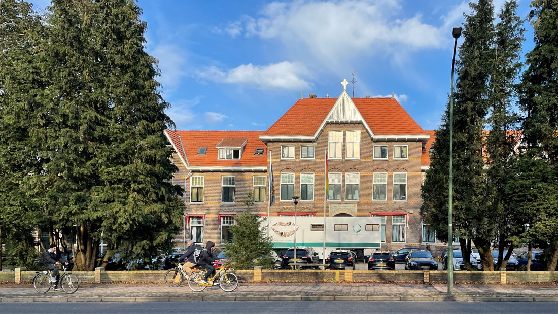 Asielzoekers Centrum aan Barchman Wuytierslaan in Amersfoort