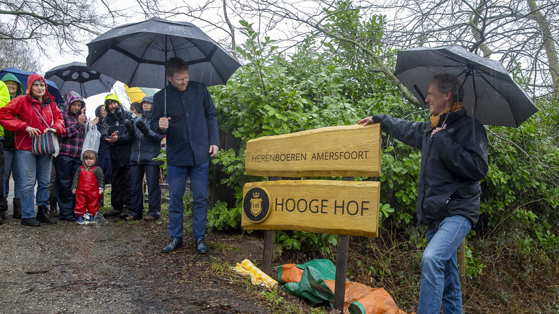 Kort Hooglands nieuws - foto van opening Herenboerderij Hoogland-West