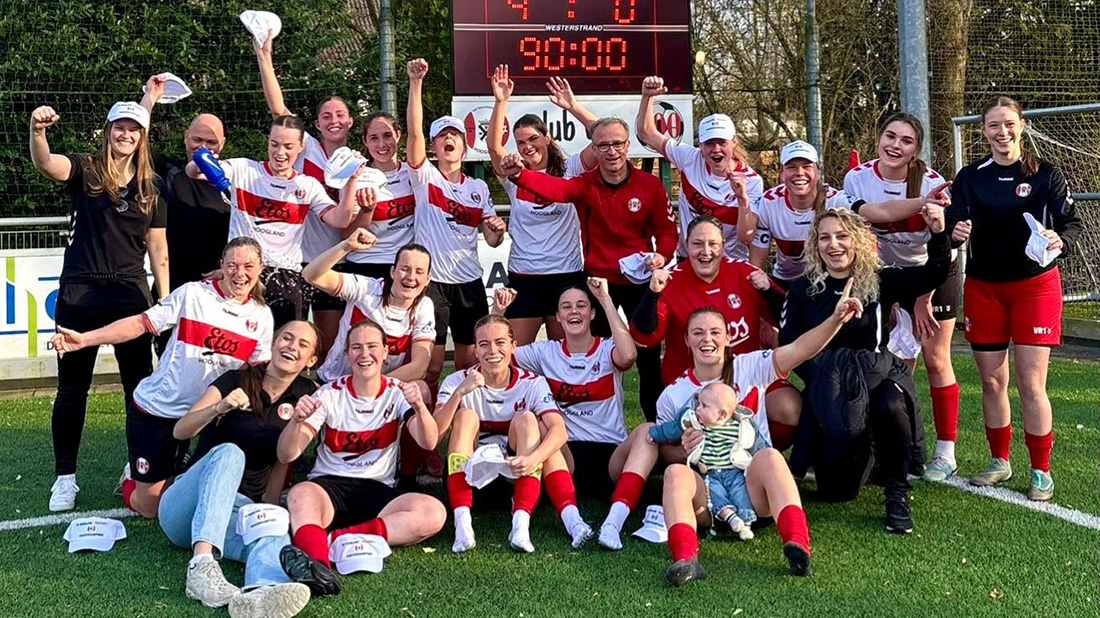 vv Hoogland Vrouwenvoetbal Eerste Damesteam groepsfoto