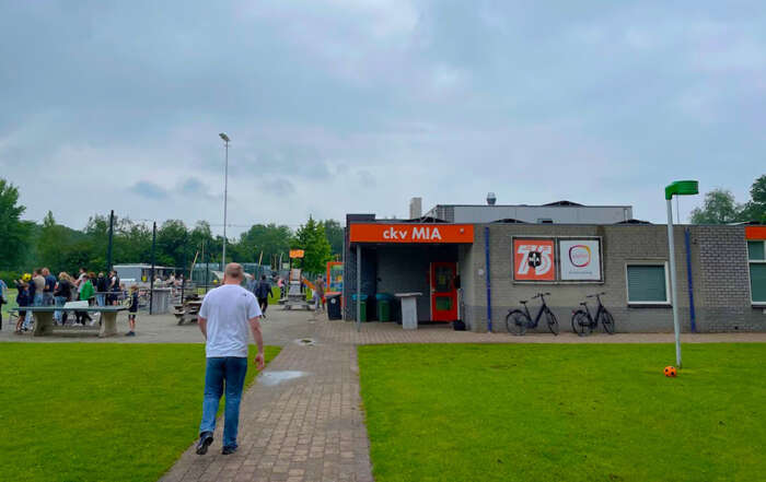 Luchthal voor korfbalvereniging cover