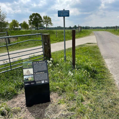 Nieuw bord Grebbelinie bij Werk bij Krachtwijk