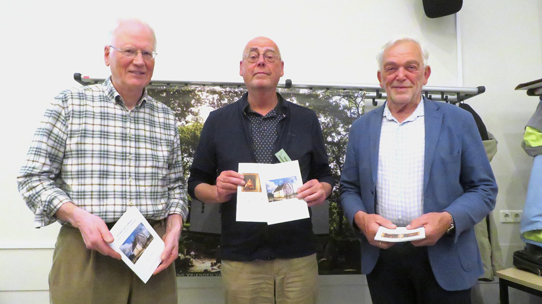 De kapel van Coelhorst: 2 boekjes en geld voor schilderbeurt