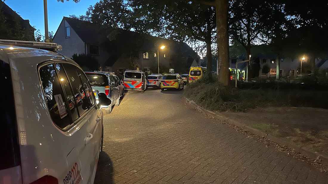 Politie en ambulances bij Imkerplantsoen