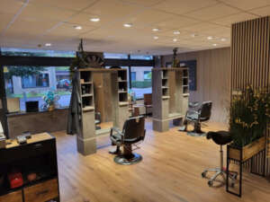 Kort Hooglands nieuws kapsalon Brundel